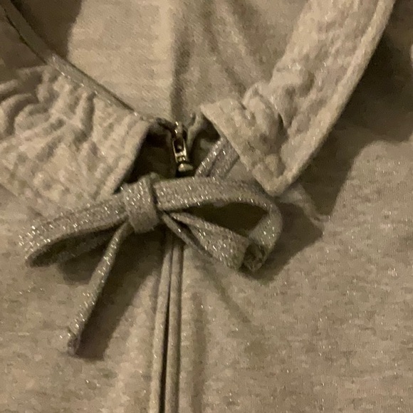 New York comfort zone gray sweatshirt. New without tags. - Picture 5 of 7